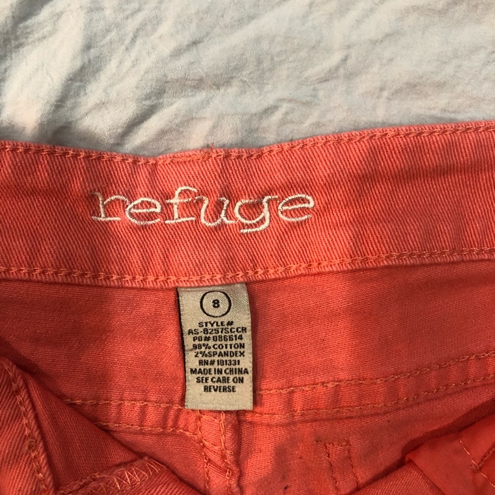REFUGE Ladies frayed Denim Jean Shorts color: coral Size8 excellent cond - Picture 4 of 4
